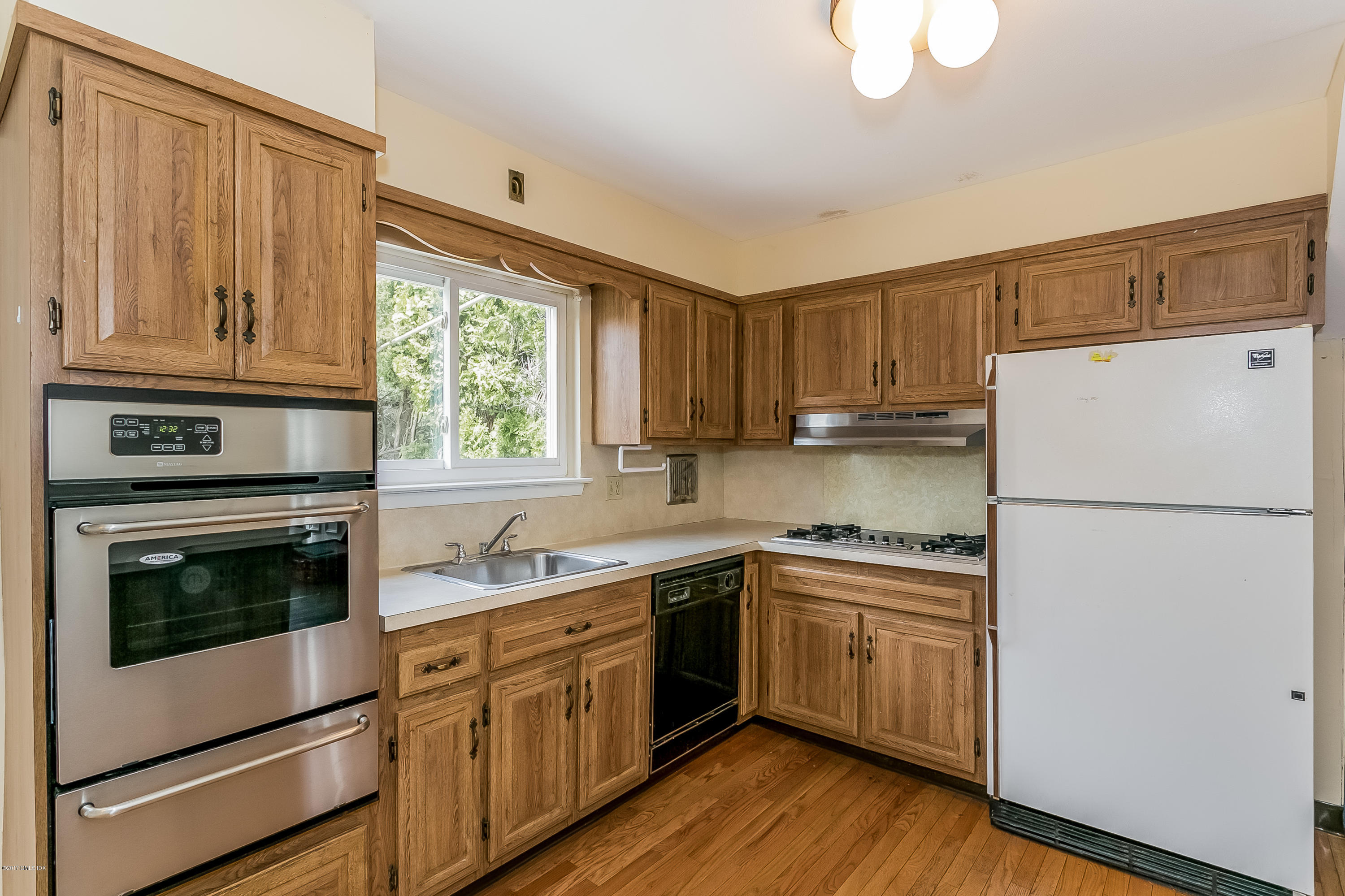 17 Amherst Road Riverside, CT 06878 - Photo 8 of 17 009-Kitchen-1570194-print