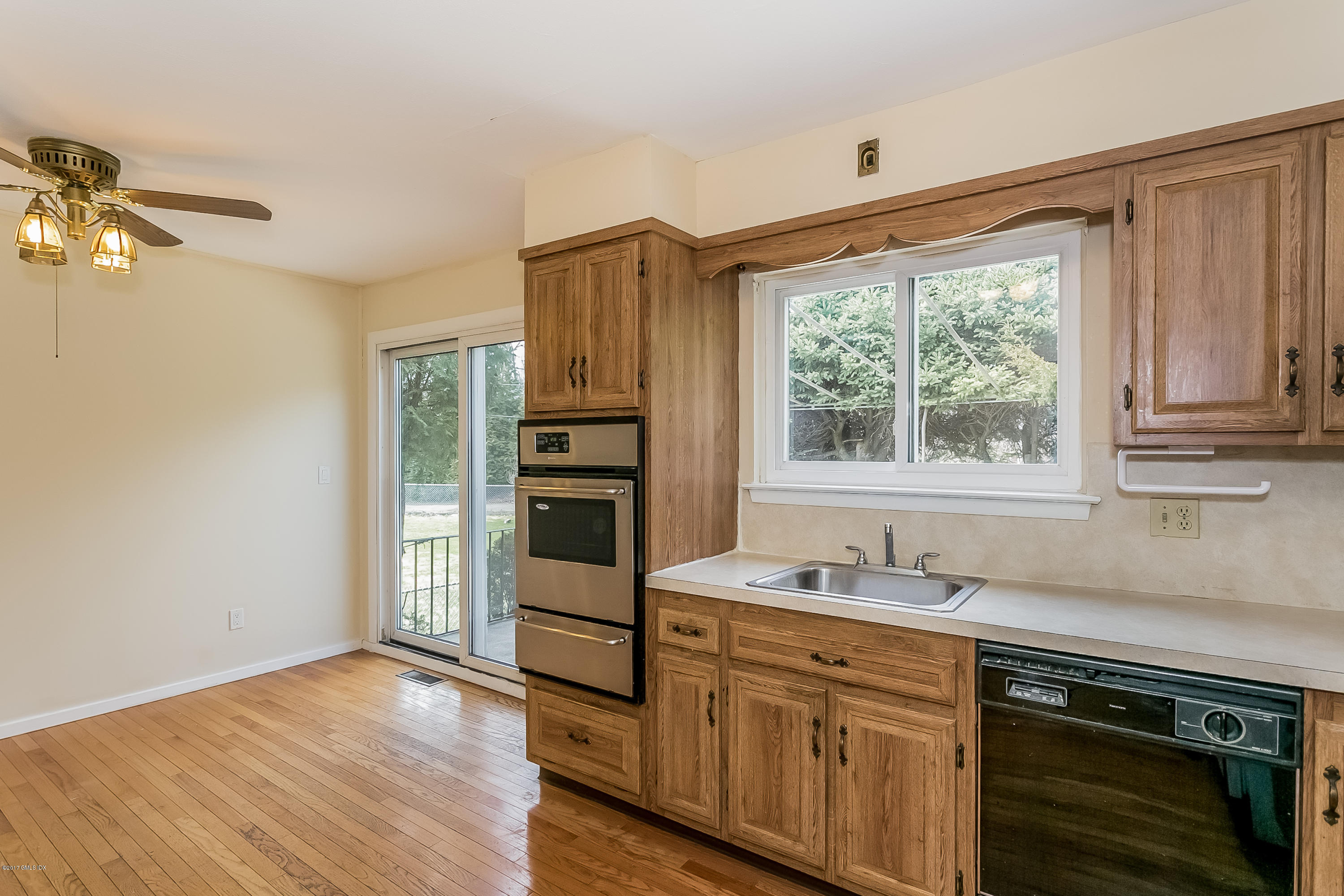 17 Amherst Road Riverside, CT 06878 - Photo 9 of 17 010-Kitchen-1570196-print