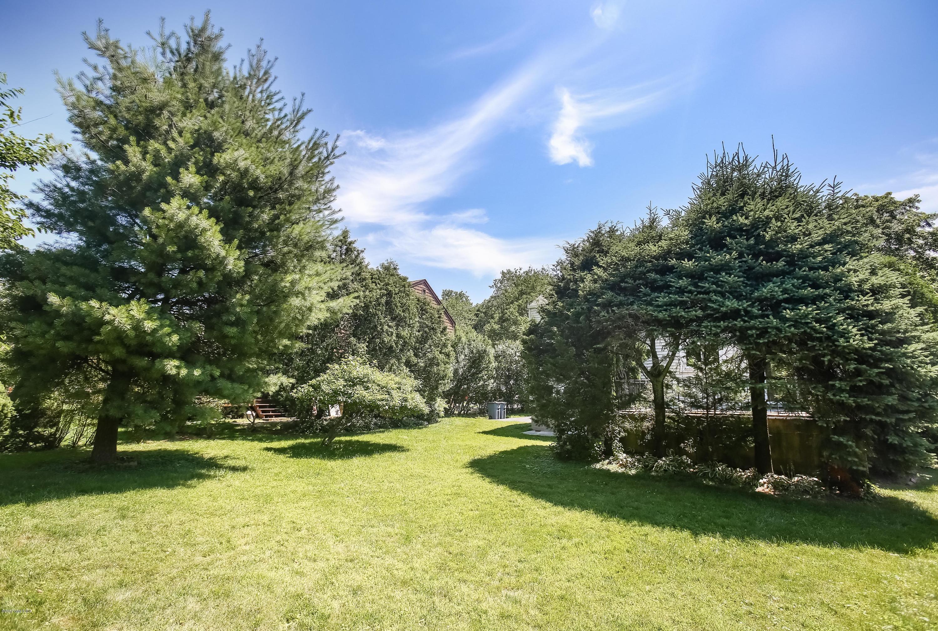 17 Amherst Road Riverside, CT 06878 - Photo 10 of 17 004-Front_View-4451968-large
