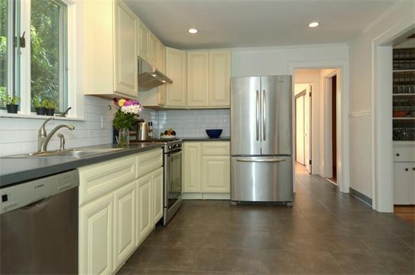 26 Topsfield Road Ipswich, MA 01938 - Photo 4 of 24