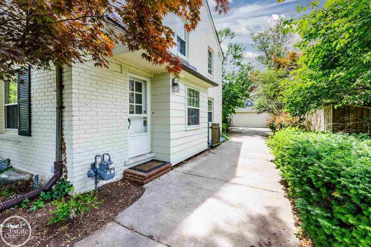 75 Handy Road Grosse Pointe, MI 48236 - Photo 36 of 46 50047805-35.JPG