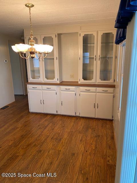 555 Ruth Circle Melbourne, FL 32904 - Photo 4 of 8 Built in cabinets