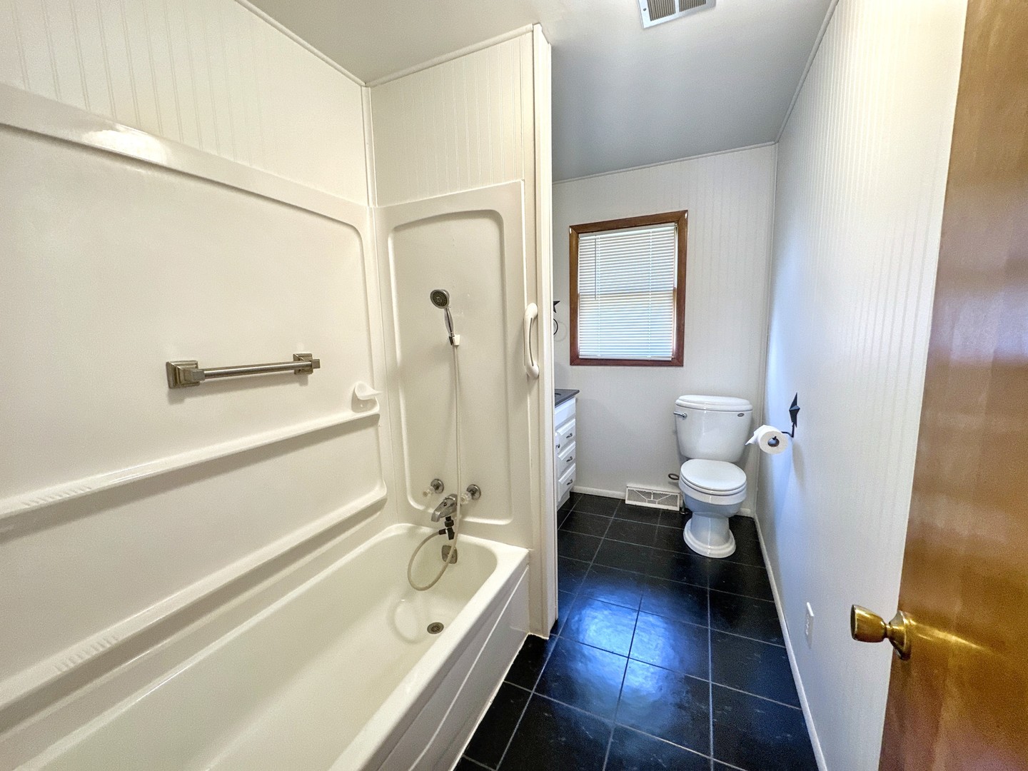 665 West Blue Street Sheldon, IL 60966 - Photo 10 of 14 Gallery Image 10