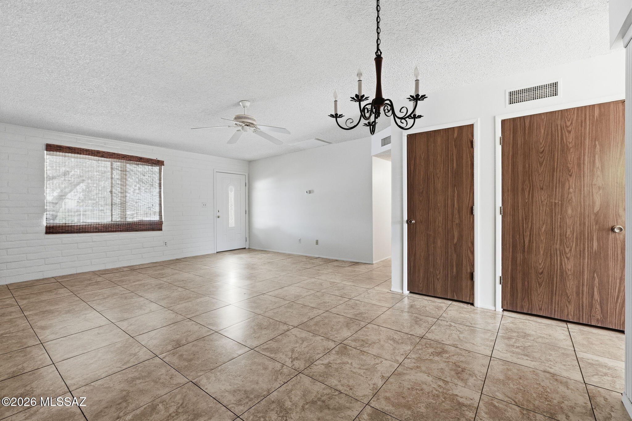 9871 East Sellarole Road Tucson, AZ 85730 - Photo 7 of 38 007_ListerPros