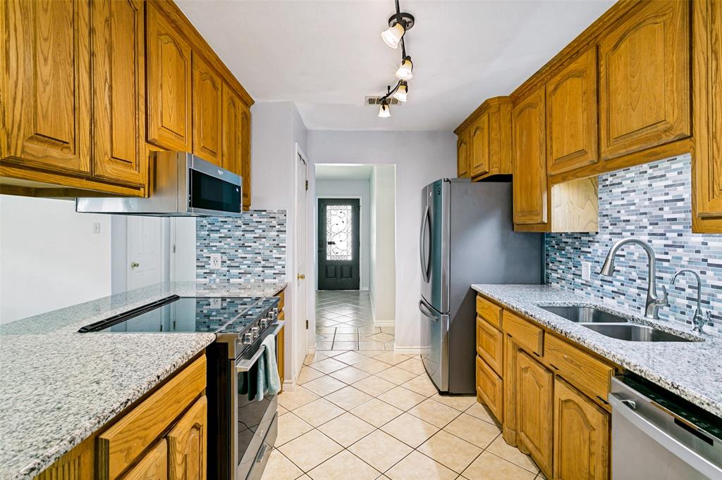 705 Reveille Road Fort Worth, TX 76108 - Photo 11 of 35
