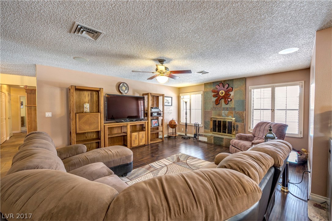 1660 Westwind Road Las Vegas, NV 89146 - Photo 19 of 32 Gallery Image 19