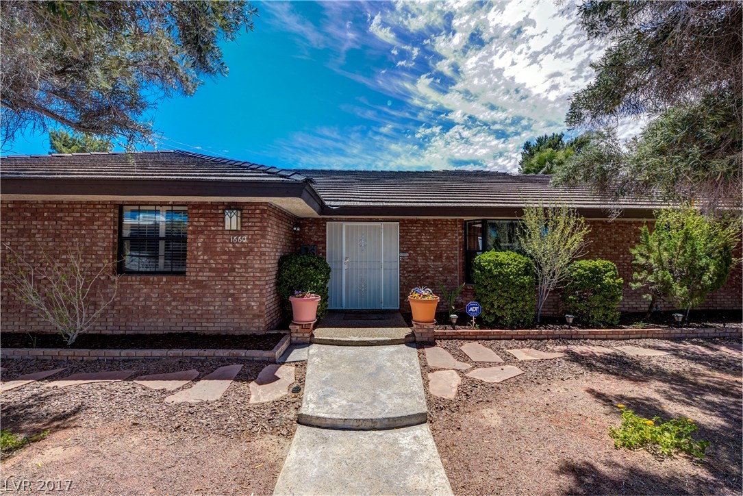 1660 Westwind Road Las Vegas, NV 89146 - Photo 4 of 32 Gallery Image 4