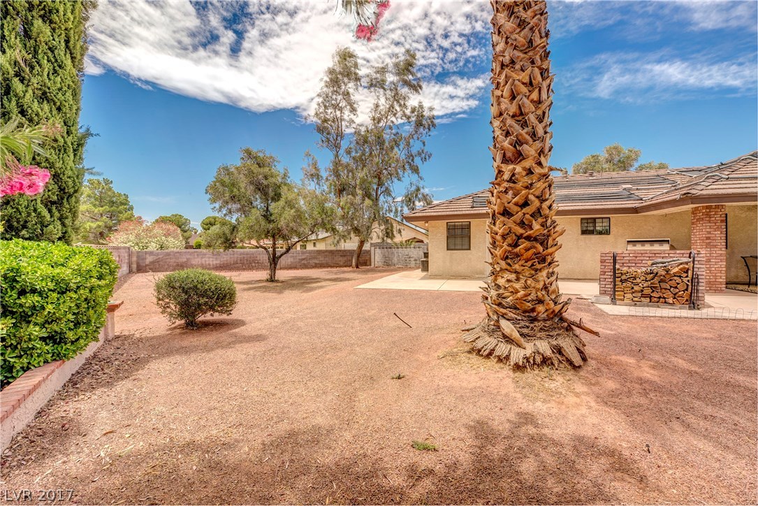1660 Westwind Road Las Vegas, NV 89146 - Photo 10 of 32 Gallery Image 10