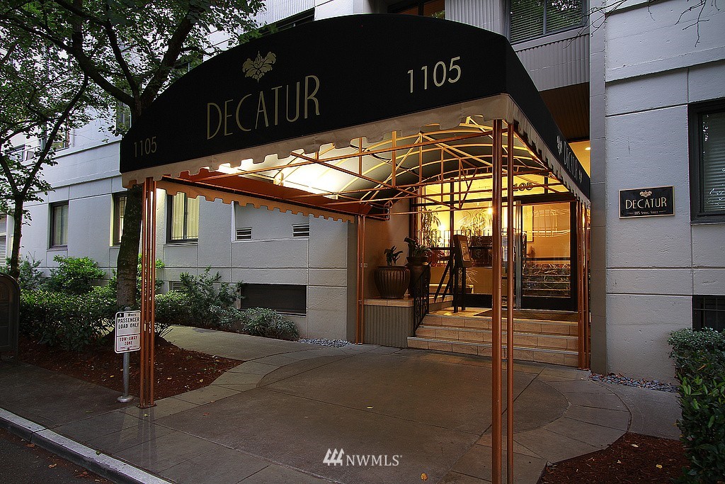 1105 Spring Street, Unit 903 Seattle, WA 98104 - Photo 1 of 6