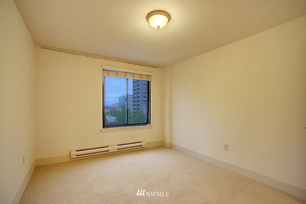 1105 Spring Street, Unit 903 Seattle, WA 98104 - Photo 5 of 6