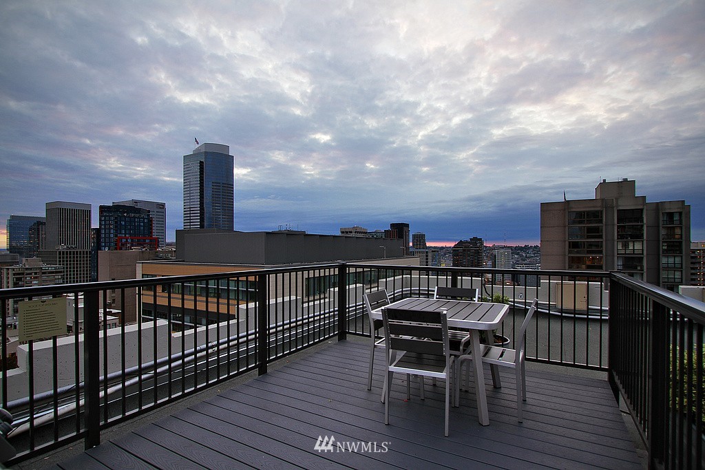 1105 Spring Street, Unit 903 Seattle, WA 98104 - Photo 6 of 6