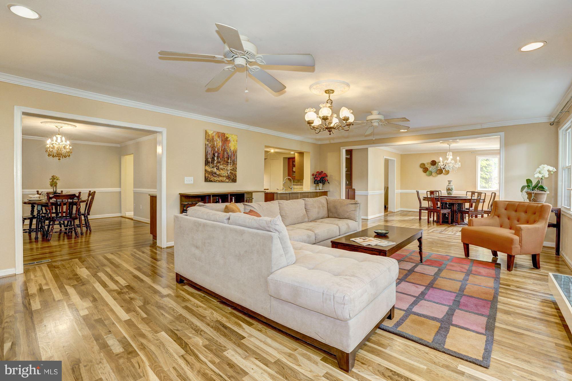 10600 Vantage Court Potomac, MD 20854 - Photo 15 of 30 Family Room