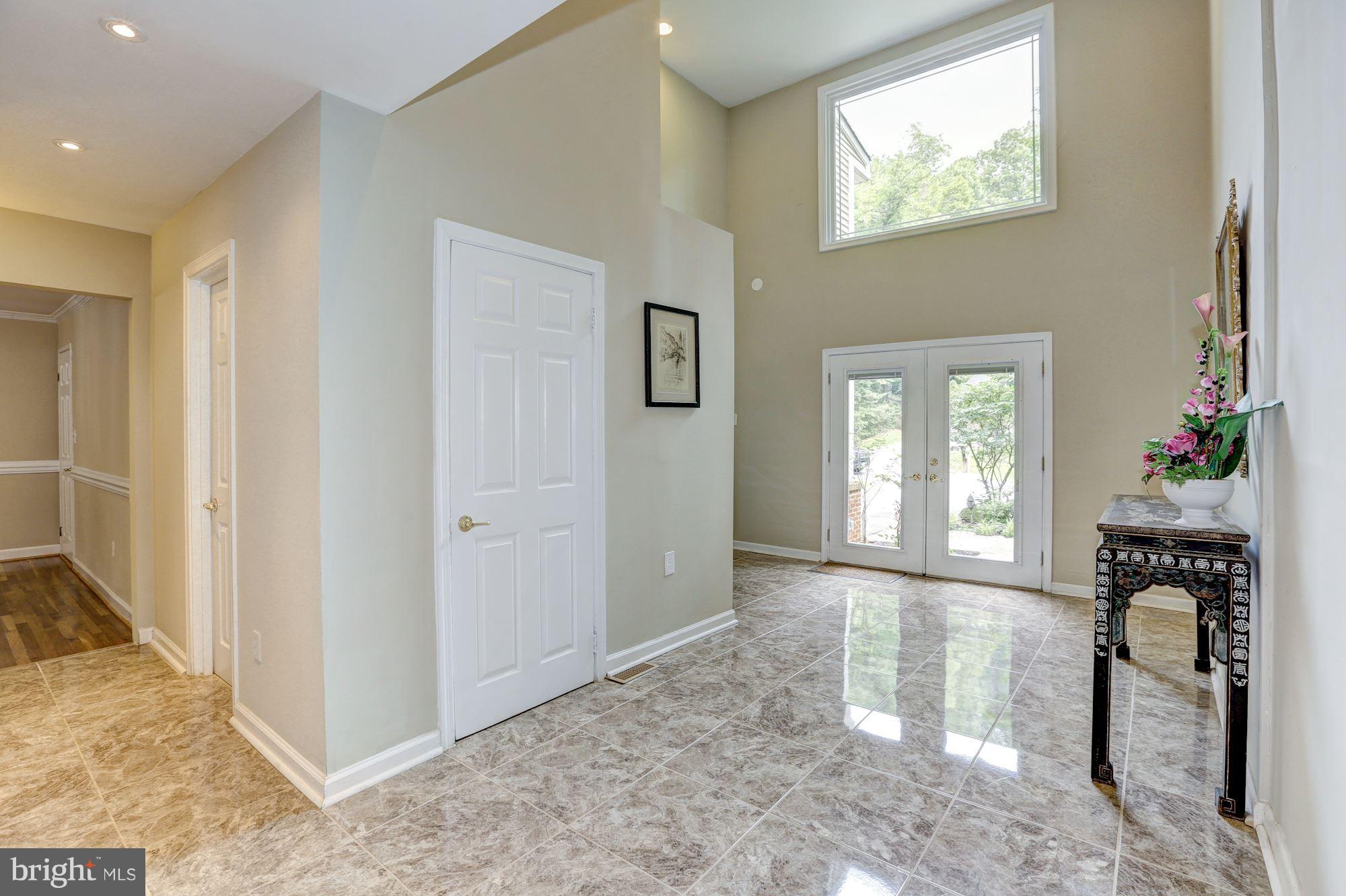 10600 Vantage Court Potomac, MD 20854 - Photo 5 of 30 Interior (General)