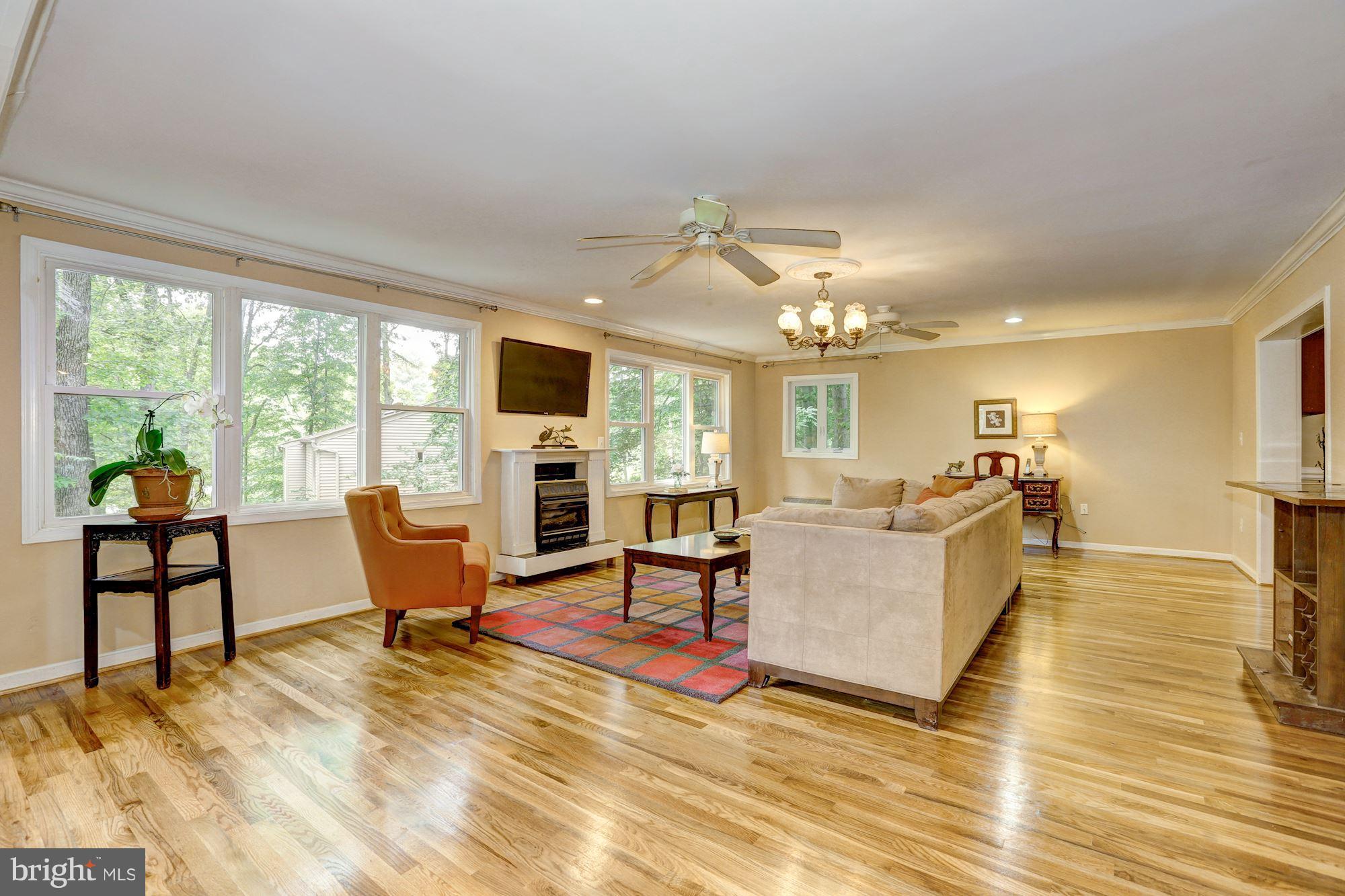 10600 Vantage Court Potomac, MD 20854 - Photo 10 of 30 Family Room