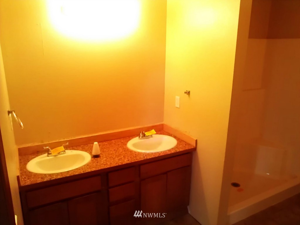 1754 Southwest Cook Road Port Orchard, WA 98367 - Photo 9 of 13 Gallery Image 9