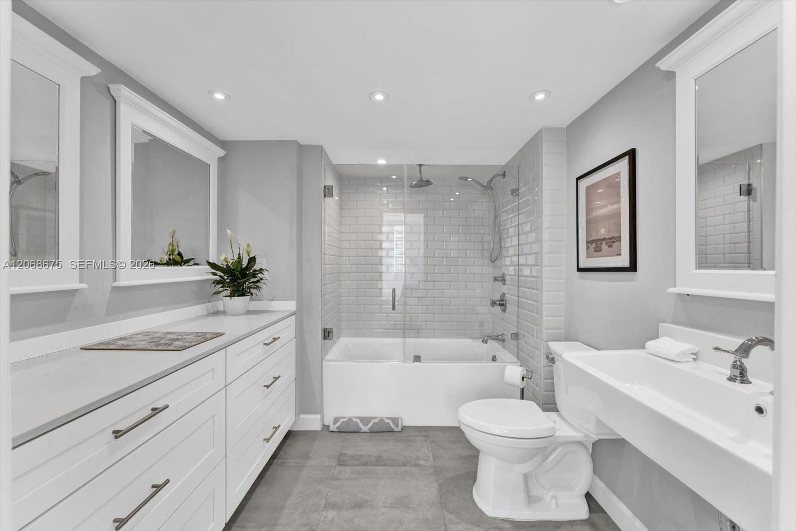 90 Alton Road, Unit 1102 Miami Beach, FL 33139 - Photo 20 of 40 Gallery Image 20