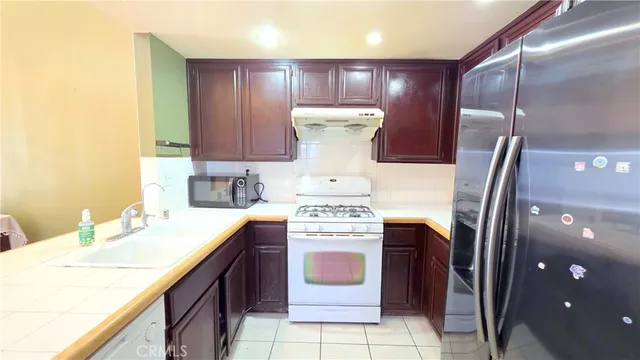 $3,400 | 2007 Silver Hawk Drive, Unit 2, Diamond Bar, CA 91765