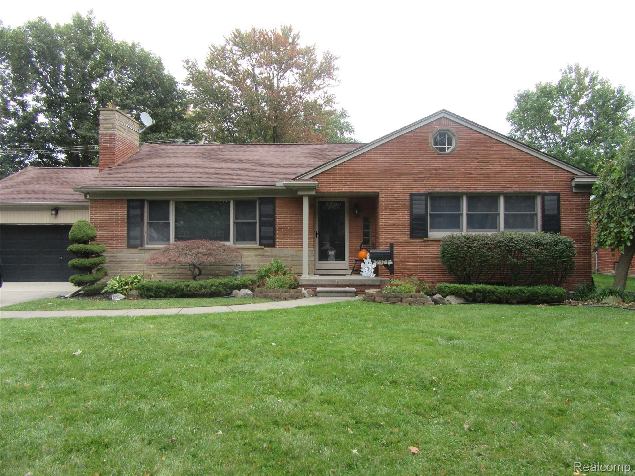 9371 Reeck Road Allen Park, MI 48101 - Photo 1 of 22 IMG_3789.JPG