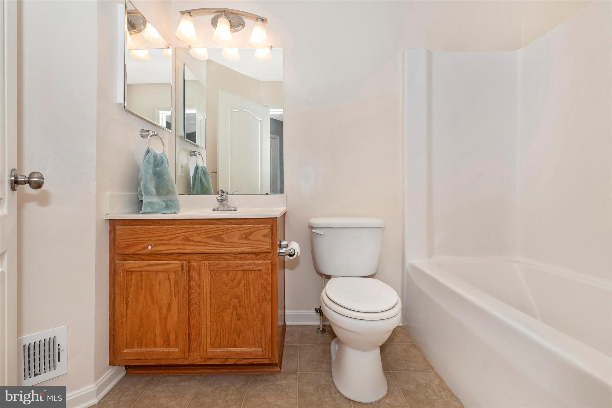 2187 Swains Lock Court Point of Rocks, MD 21777 - Photo 22 of 36 Upper level full hall bath.