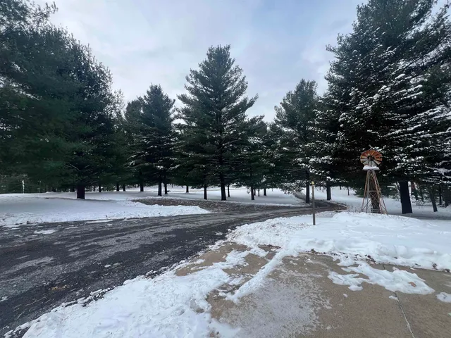 $699,900 | N6921 Sandstone Drive, Mauston, WI 53948