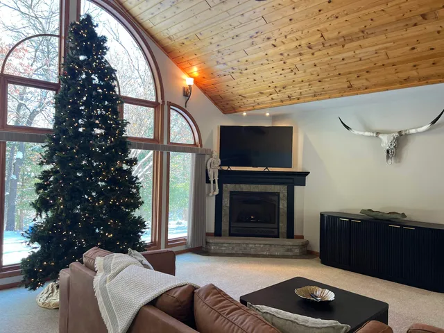 $699,900 | N6921 Sandstone Drive, Mauston, WI 53948