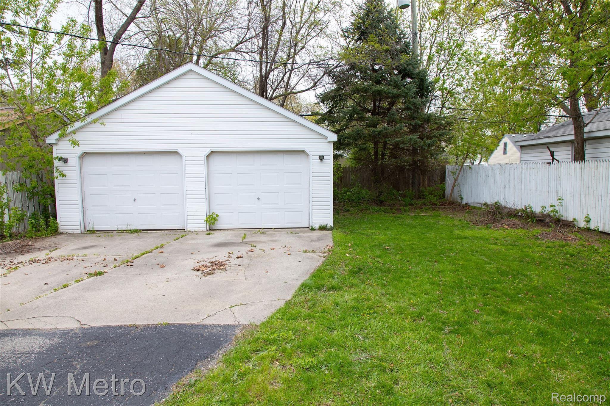 14100 Inkster Road Redford, MI 48239 - Photo 18 of 18 Two car garage