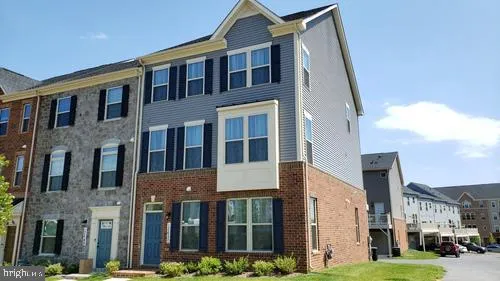 $3,200 | 13650 Harrier Way, Clarksburg, MD 20871
