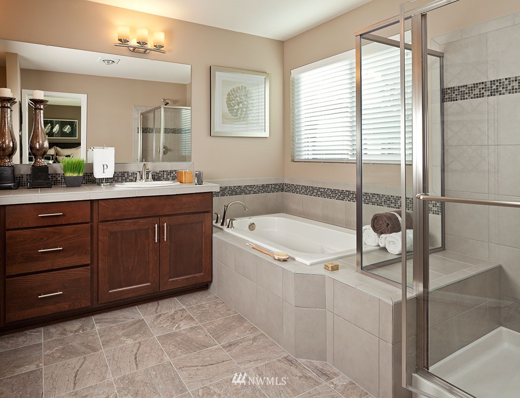 6600 High Point Drive Southwest, Unit 7 Seattle, WA 98126 - Photo 4 of 10 Gallery Image 4