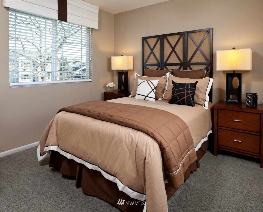 6600 High Point Drive Southwest, Unit 7 Seattle, WA 98126 - Photo 7 of 10 Gallery Image 7