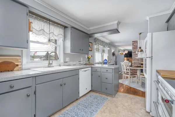 $425,000 | 1050 Dover Road, Epsom, NH 03234