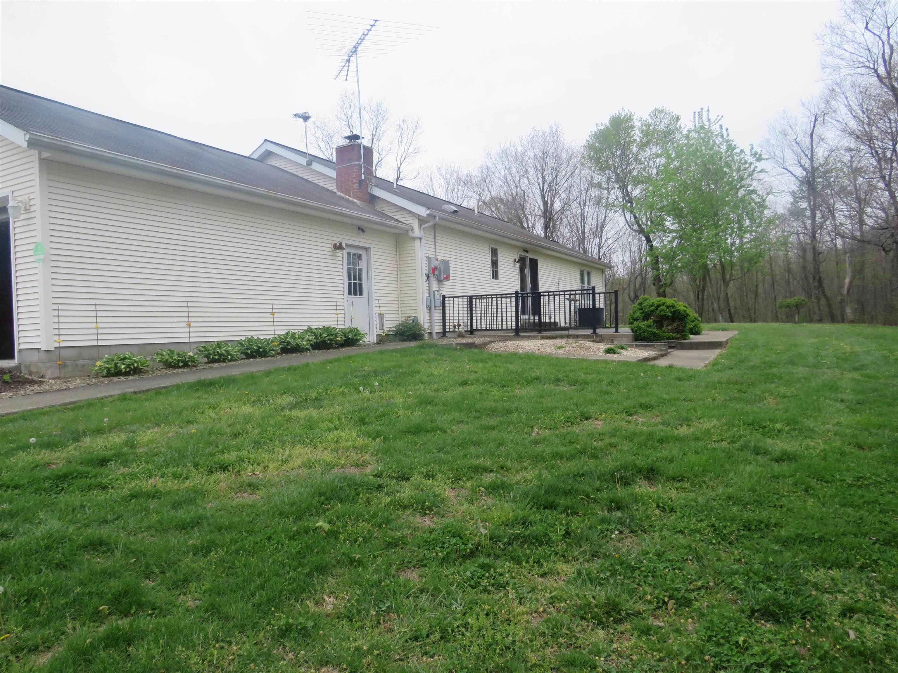 1550 Cooper Ridge Road Vanceburg, KY 41179 - Photo 3 of 32