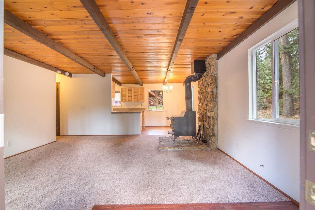 10512 Iris Road Truckee, CA 96161 - Photo 7 of 14 Gallery Image 7