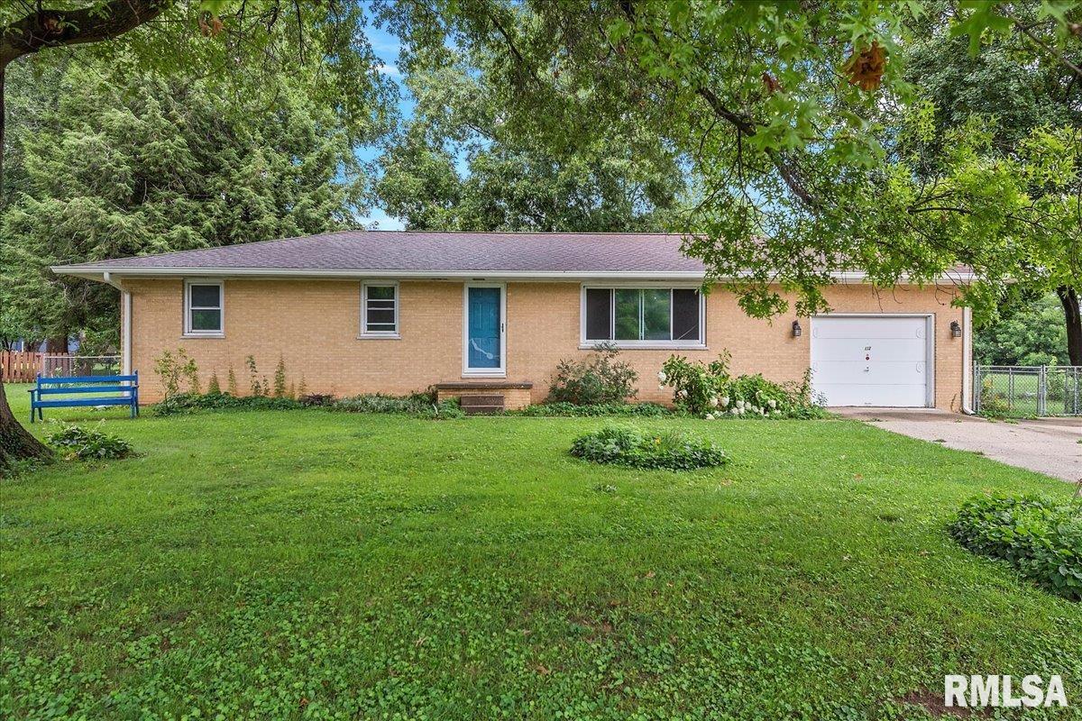 132 Willow Road Rochester, IL 62563 - Photo 1 of 40