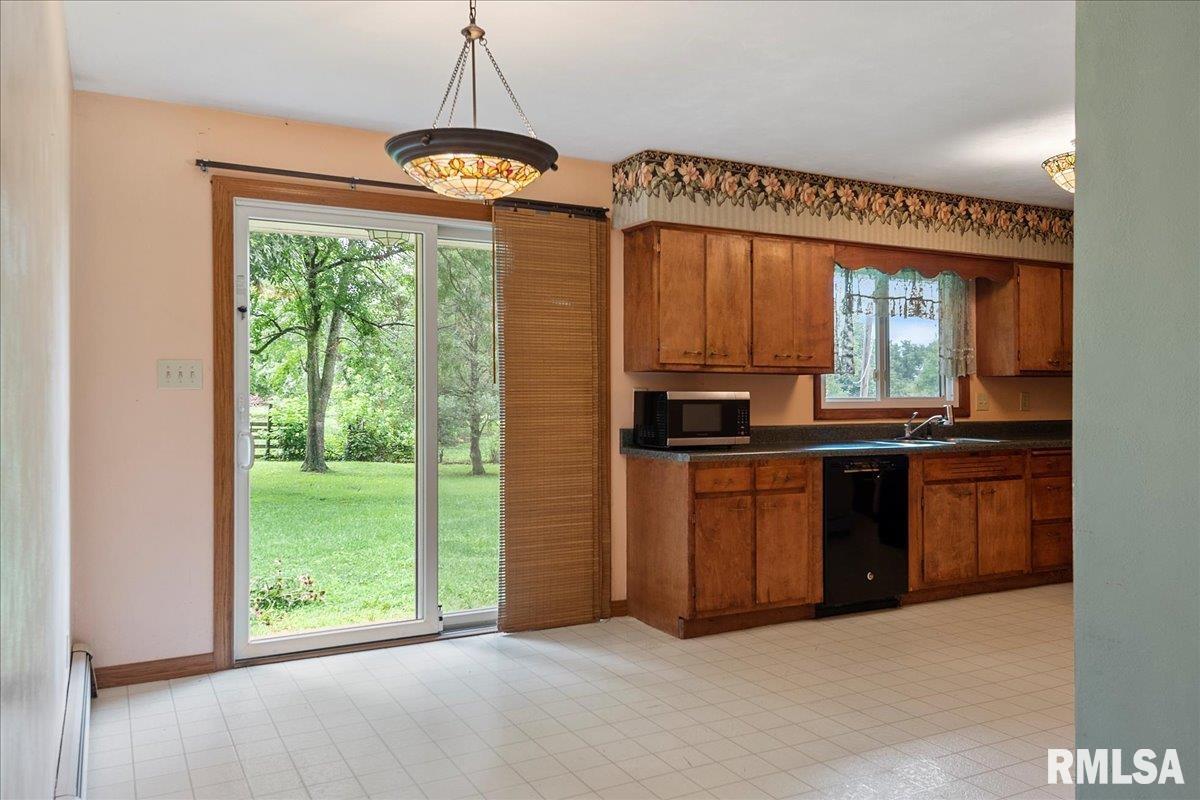 132 Willow Road Rochester, IL 62563 - Photo 6 of 40