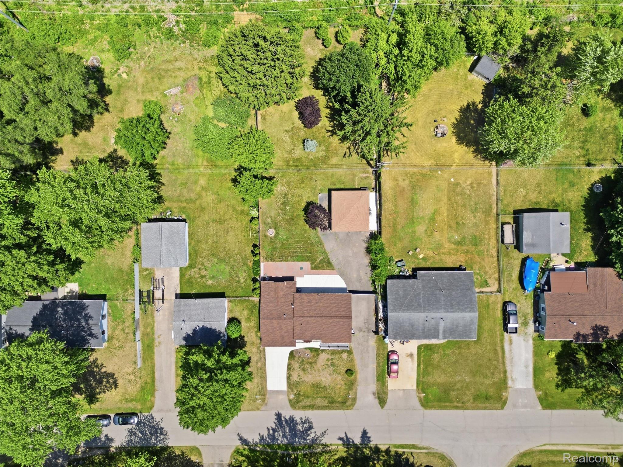 6271 Stephen Brighton, MI 48116 - Photo 27 of 28 06-DJI_0024.jpg