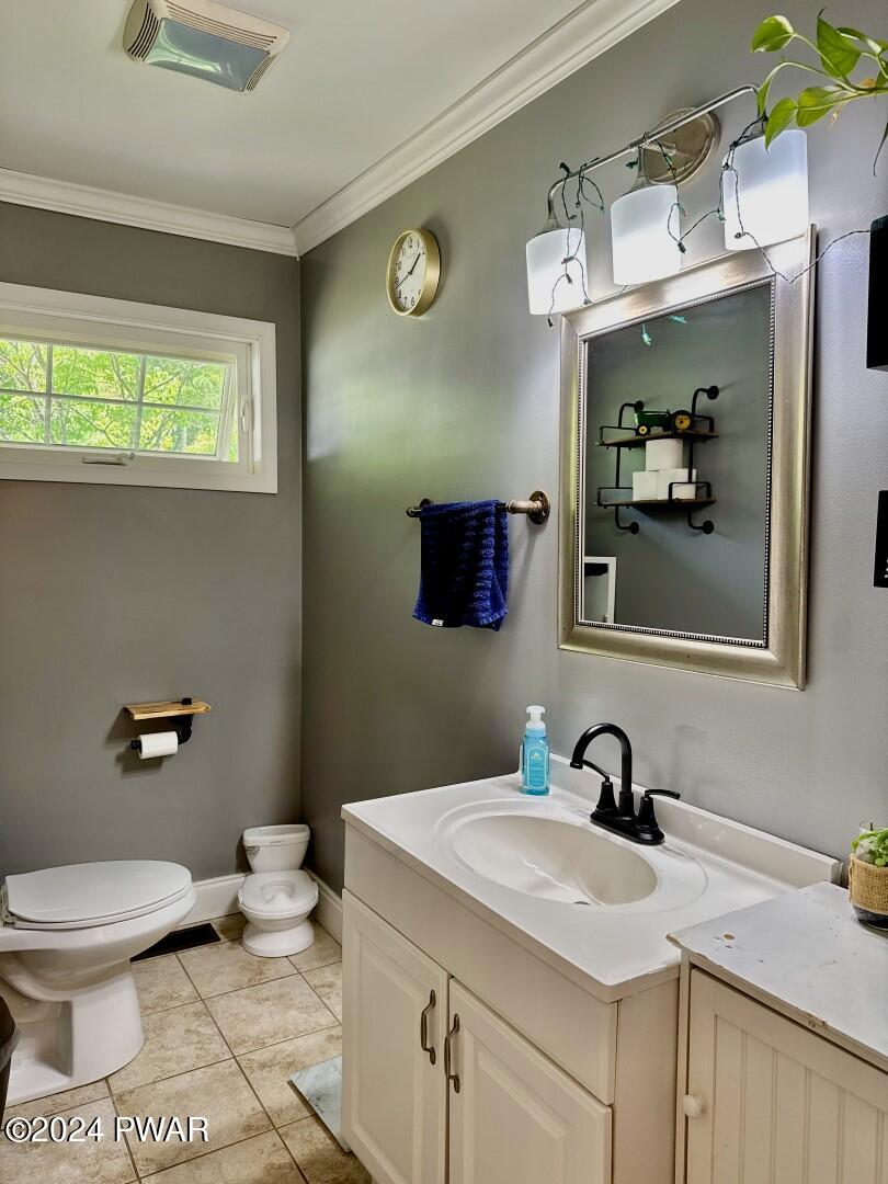 361 Ridge Avenue Hawley, PA 18428 - Photo 31 of 57 Hall Bathroom