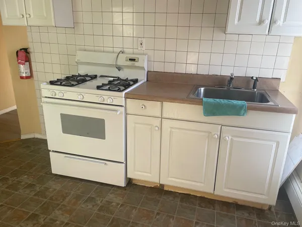 $1,800 | 44 Broad Street, Middletown, NY 10940