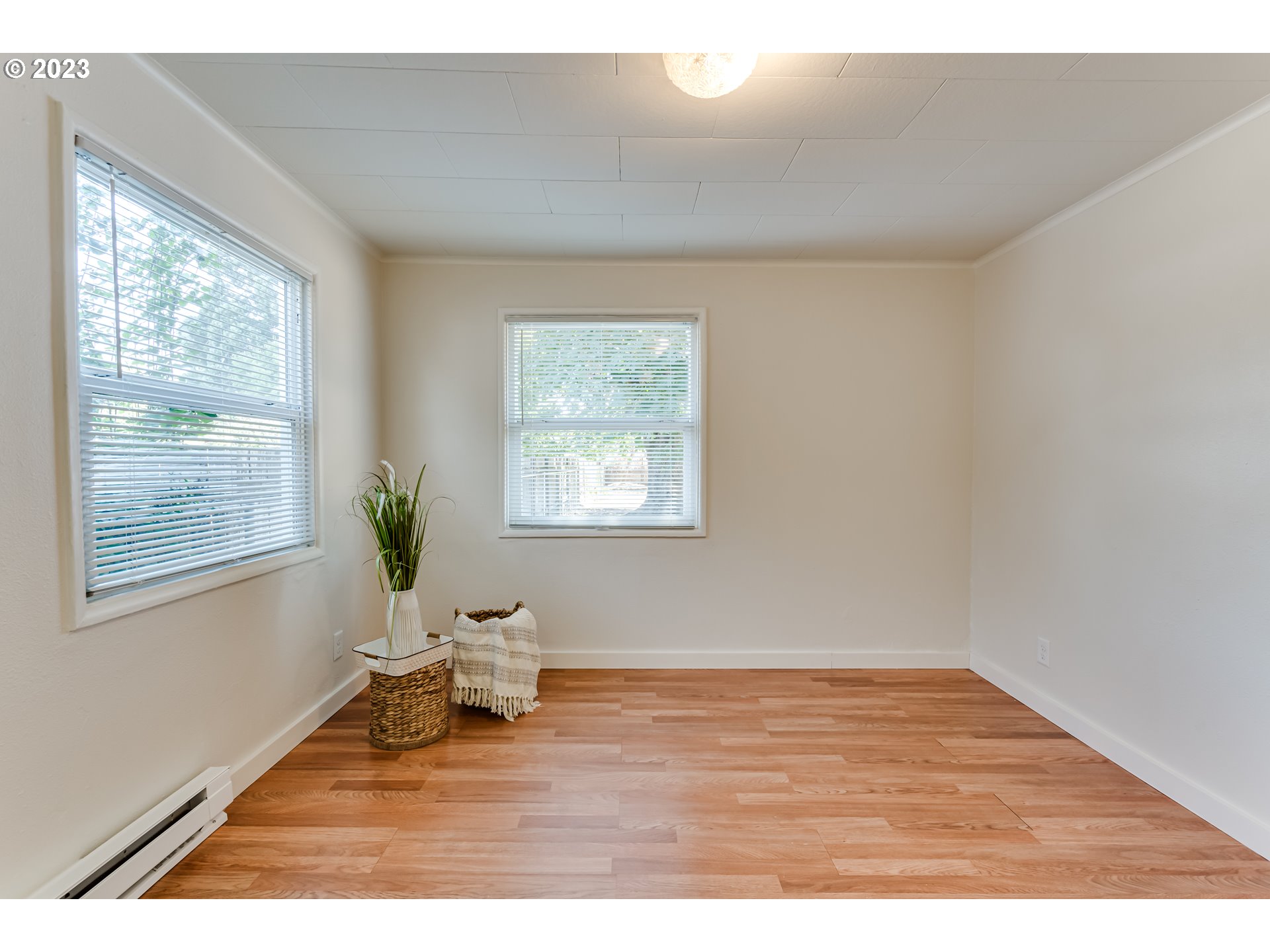 375 South 51st Place Springfield, OR 97478 - Photo 13 of 31 a living room with furniture and a window