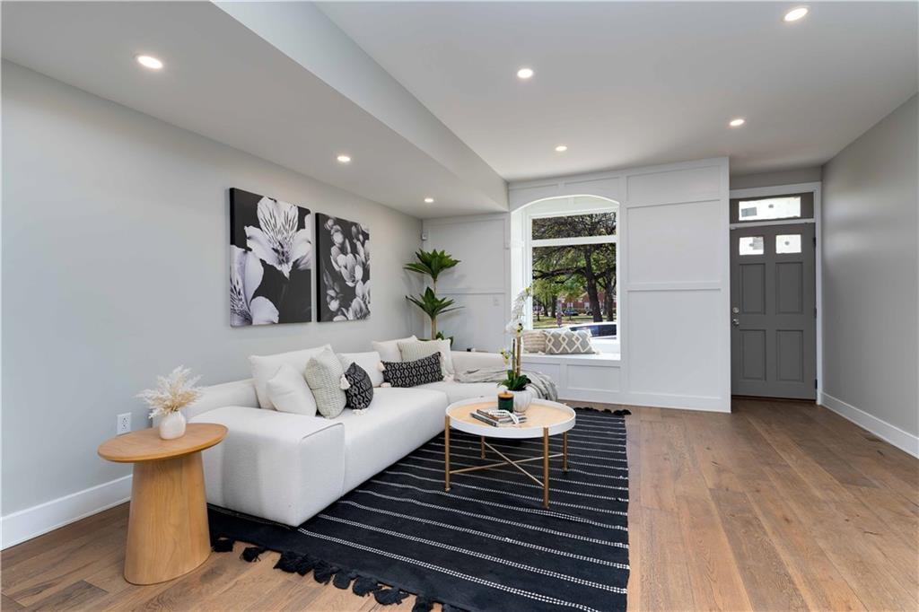 712 Cedar Avenue Pittsburgh, PA 15212 - Photo 18 of 25 a living room with furniture