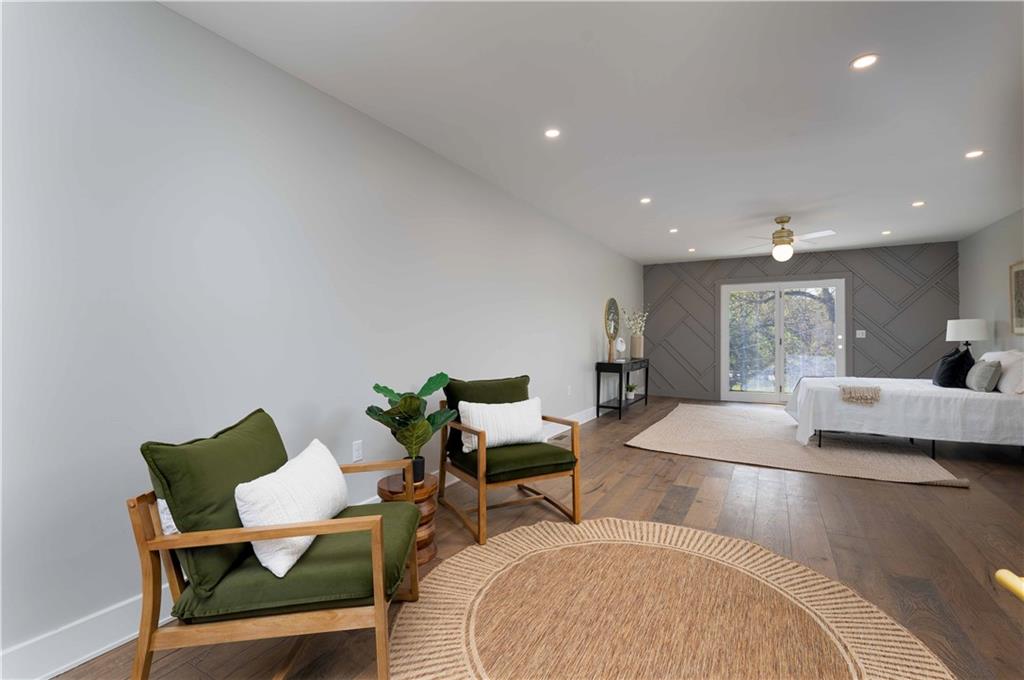 712 Cedar Avenue Pittsburgh, PA 15212 - Photo 20 of 25 a living room with furniture and a table