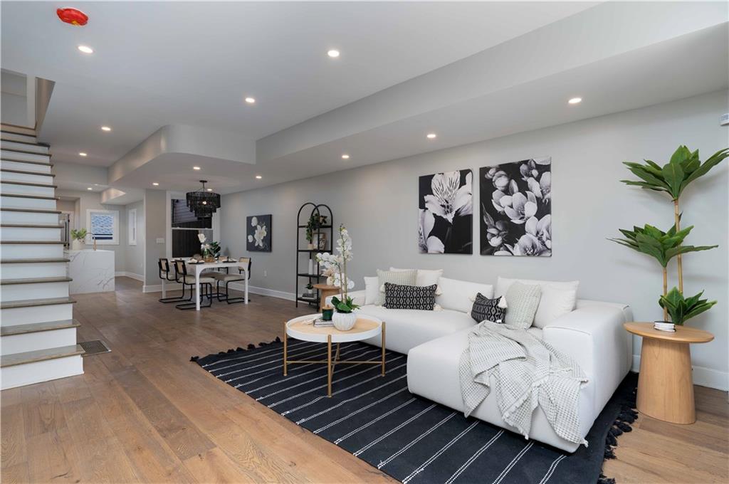 712 Cedar Avenue Pittsburgh, PA 15212 - Photo 3 of 25 a living room with furniture
