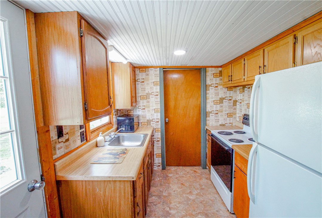 3180 Pine View Drive Jerusalem, NY 14527 - Photo 3 of 31