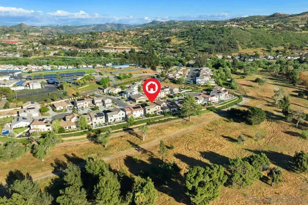 $1,049,000 | 31540 Calle De Las Rosas, Bonsall, CA 92003