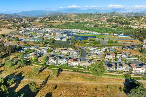$1,049,000 | 31540 Calle De Las Rosas, Bonsall, CA 92003