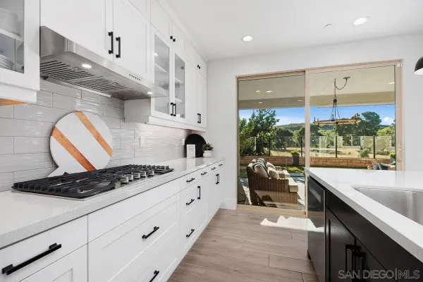 $1,049,000 | 31540 Calle De Las Rosas, Bonsall, CA 92003