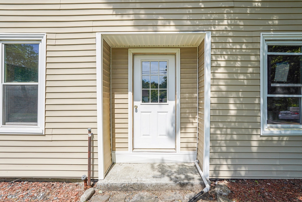 62-64 Willow Road Ayer, MA 01432 - Photo 2 of 40