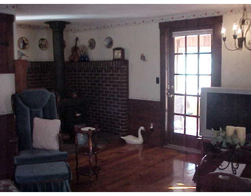 58 Rolfe Avenue Shrewsbury, MA 01545 - Photo 3 of 9 Gallery Image 3