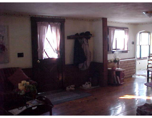 58 Rolfe Avenue Shrewsbury, MA 01545 - Photo 4 of 9 Gallery Image 4