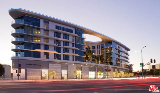 a view of building with view of a street