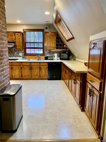 $2,600 | 1 Library Road, Tuxedo Park, NY 10987